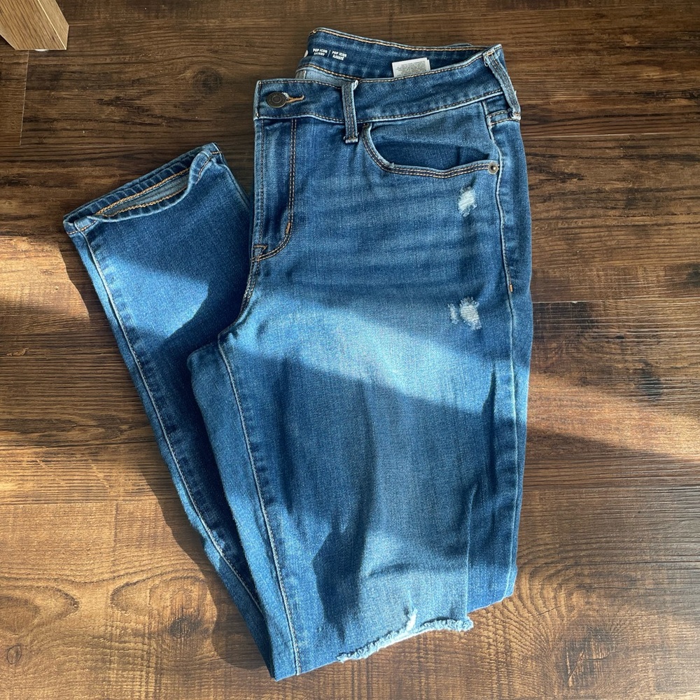 🌷4/$25🌷Distressed pop icon skinny jeans